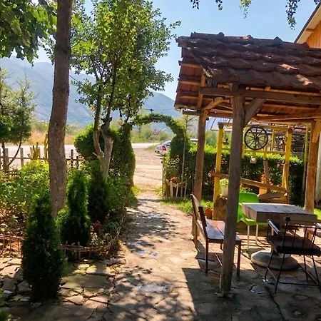 Πανσιόν Bujtina Gashi Relax Nature *